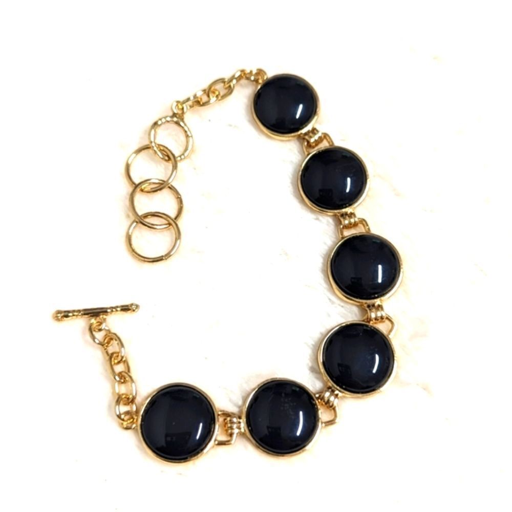 NWOT Black Acrylic Cabachon Goldtone Disc Bracelet - Picture 2 of 11
